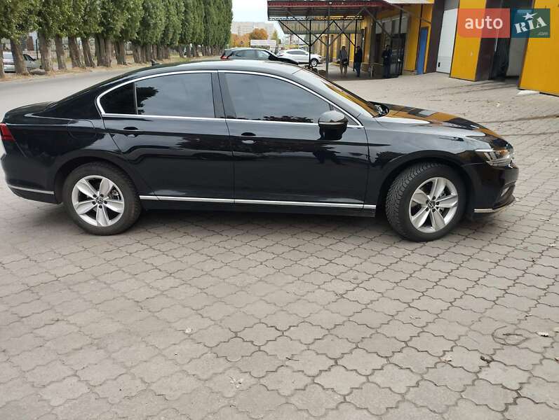 Седан Volkswagen Passat 2021 в Черкассах