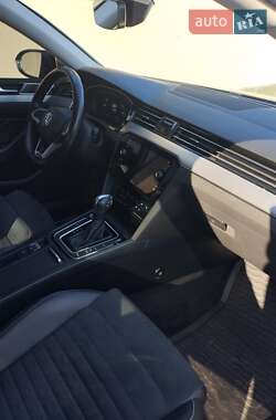 Седан Volkswagen Passat 2021 в 