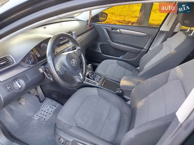 Универсал Volkswagen Passat 2011 в Гайвороне фото 8 Универсал Volkswagen Passat 2011 в Гайвороне