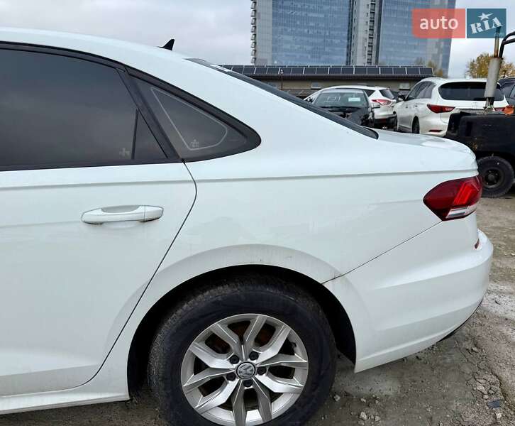 Седан Volkswagen Passat 2020 в Киеве