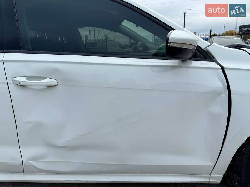 Седан Volkswagen Passat 2020 в Киеве