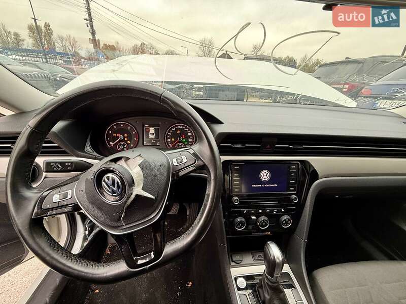 Седан Volkswagen Passat 2020 в Киеве