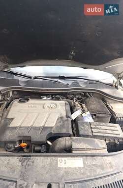 Универсал Volkswagen Passat 2010 в 