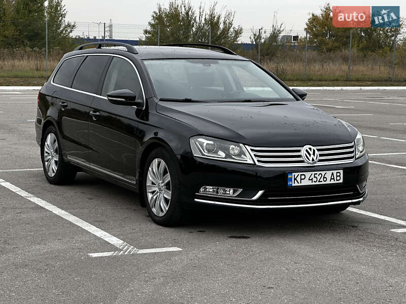 Універсал Volkswagen Passat 2012 в Запоріжжі