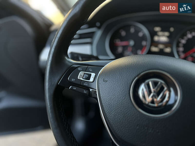 Универсал Volkswagen Passat 2015 в Харькове