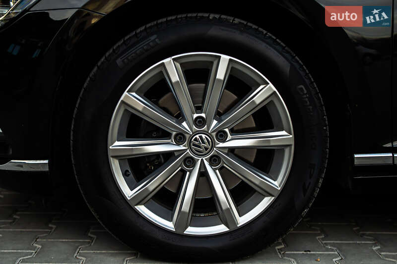 Универсал Volkswagen Passat 2019 в Луцке