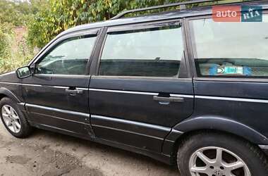 Универсал Volkswagen Passat 1990 в 