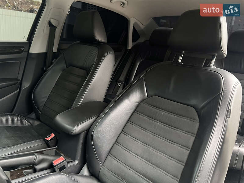 Седан Volkswagen Passat 2015 в Киеве фото 12 Седан Volkswagen Passat 2015 в Киеве