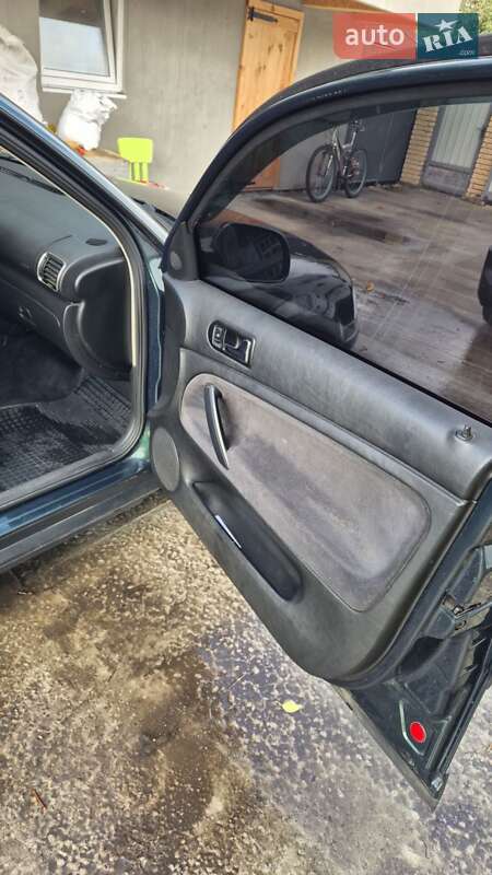 Універсал Volkswagen Passat 1998 в Обухові