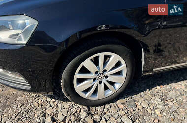 Універсал Volkswagen Passat 2011 в  фото 22 Універсал Volkswagen Passat 2011 в