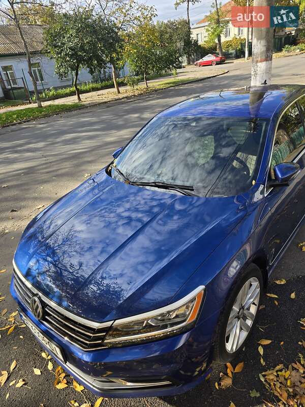 Седан Volkswagen Passat 2015 в Николаеве