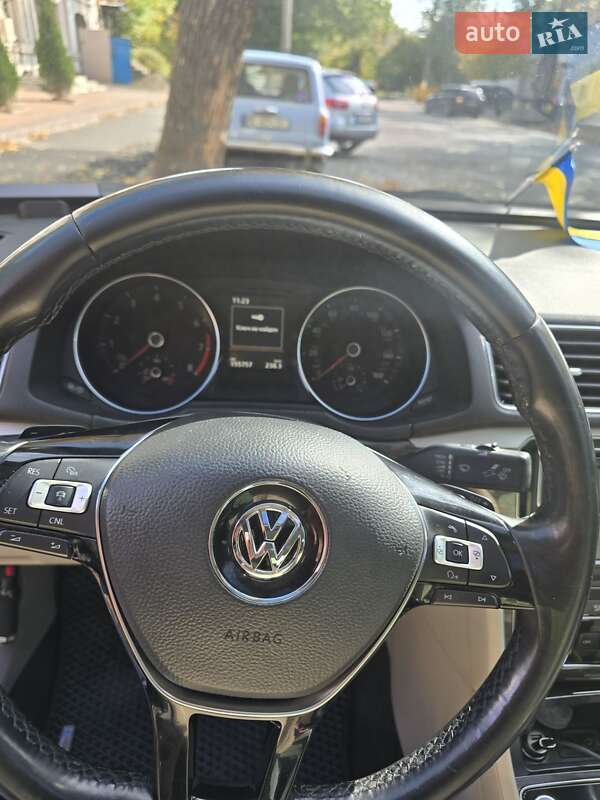Седан Volkswagen Passat 2015 в Николаеве