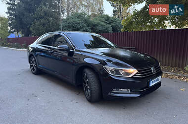 Седан Volkswagen Passat 2016 в Черновцах