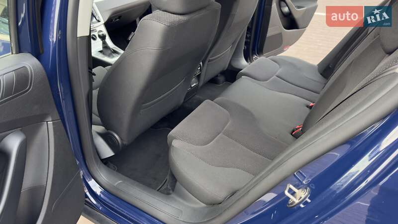 Седан Volkswagen Passat 2009 в Києві