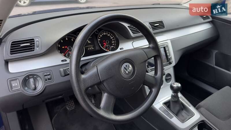 Седан Volkswagen Passat 2009 в Києві