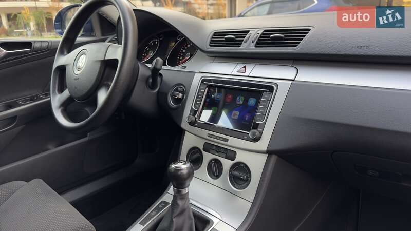 Седан Volkswagen Passat 2009 в Києві
