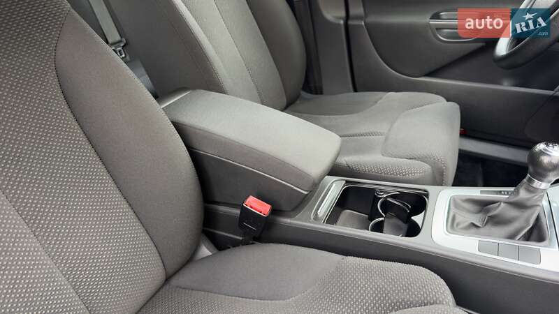 Седан Volkswagen Passat 2009 в Києві