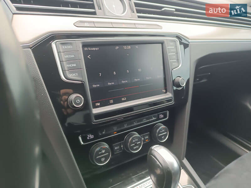 Седан Volkswagen Passat 2015 в Хусті фото 16 Седан Volkswagen Passat 2015 в Хусті