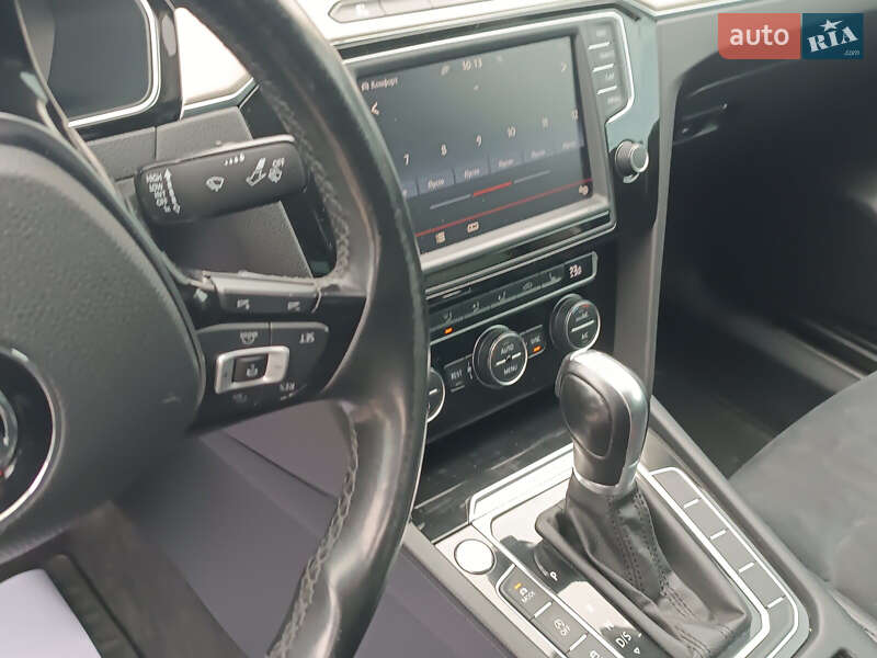 Седан Volkswagen Passat 2015 в Хусті фото 28 Седан Volkswagen Passat 2015 в Хусті