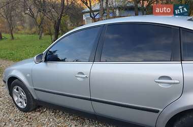 Седан Volkswagen Passat 2003 в  фото 9 Седан Volkswagen Passat 2003 в