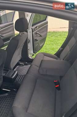 Седан Volkswagen Passat 2003 в  фото 31 Седан Volkswagen Passat 2003 в