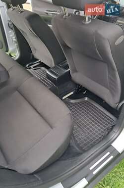 Седан Volkswagen Passat 2003 в  фото 37 Седан Volkswagen Passat 2003 в