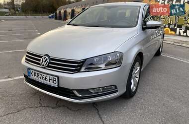 Седан Volkswagen Passat 2012 в Києві
