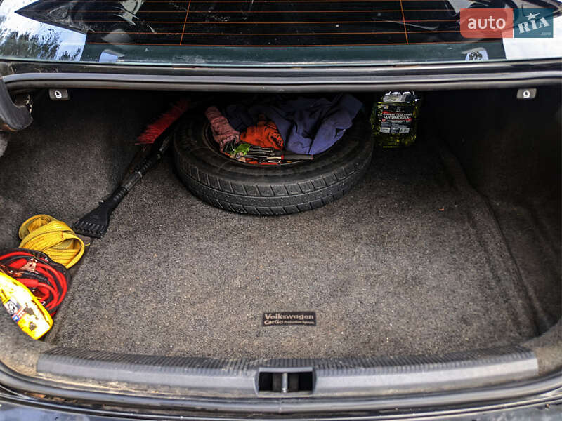 Седан Volkswagen Passat 2012 в Киеве