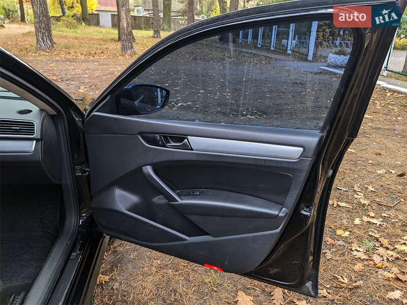 Седан Volkswagen Passat 2012 в Киеве