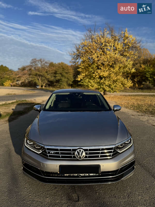 Седан Volkswagen Passat 2018 в Дніпрі