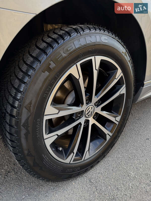 Седан Volkswagen Passat 2018 в Дніпрі
