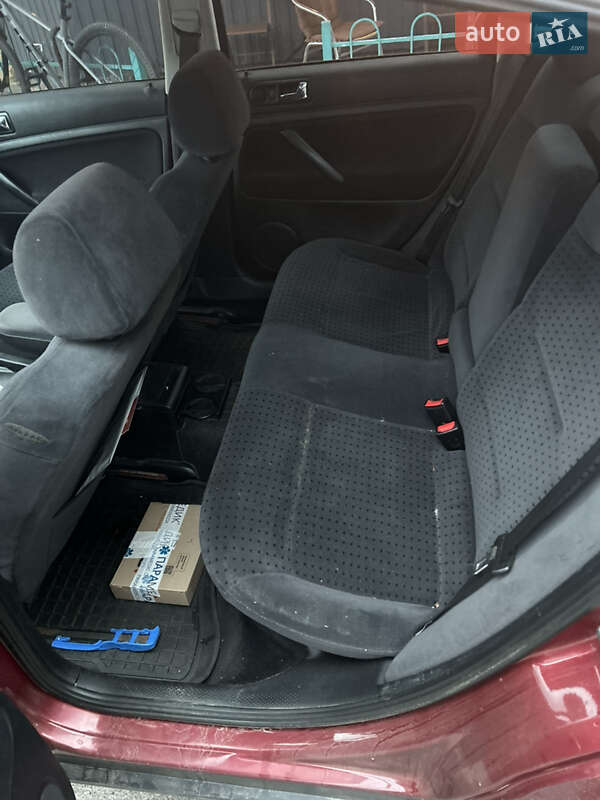 Седан Volkswagen Passat 1998 в Киеве