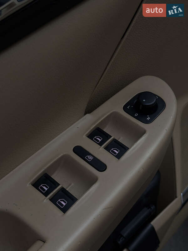 Седан Volkswagen Passat 2006 в Киеве фото 24 Седан Volkswagen Passat 2006 в Киеве