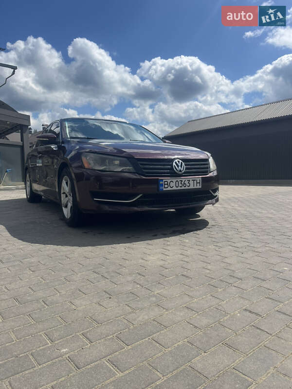 Седан Volkswagen Passat 2012 в Дрогобыче