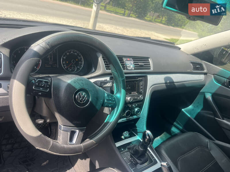 Седан Volkswagen Passat 2012 в Дрогобыче