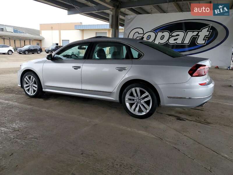 Седан Volkswagen Passat 2016 в Ивано-Франковске