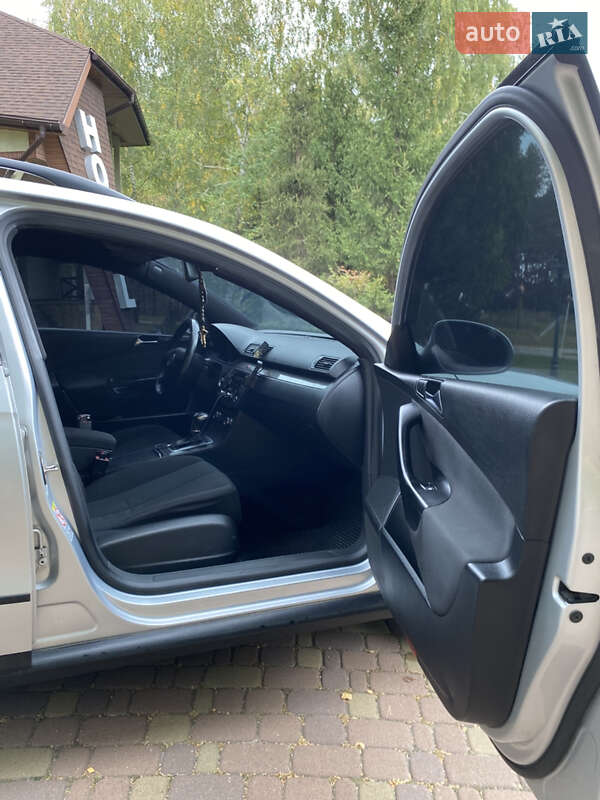Универсал Volkswagen Passat 2010 в Харькове