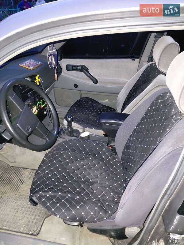 Седан Volkswagen Passat 1992 в Ананьїві