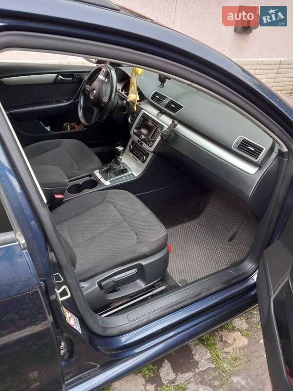 Універсал Volkswagen Passat 2011 в Києві фото 2 Універсал Volkswagen Passat 2011 в Києві