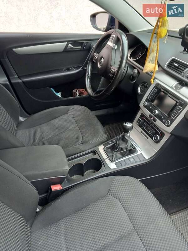 Універсал Volkswagen Passat 2011 в Києві фото 6 Універсал Volkswagen Passat 2011 в Києві