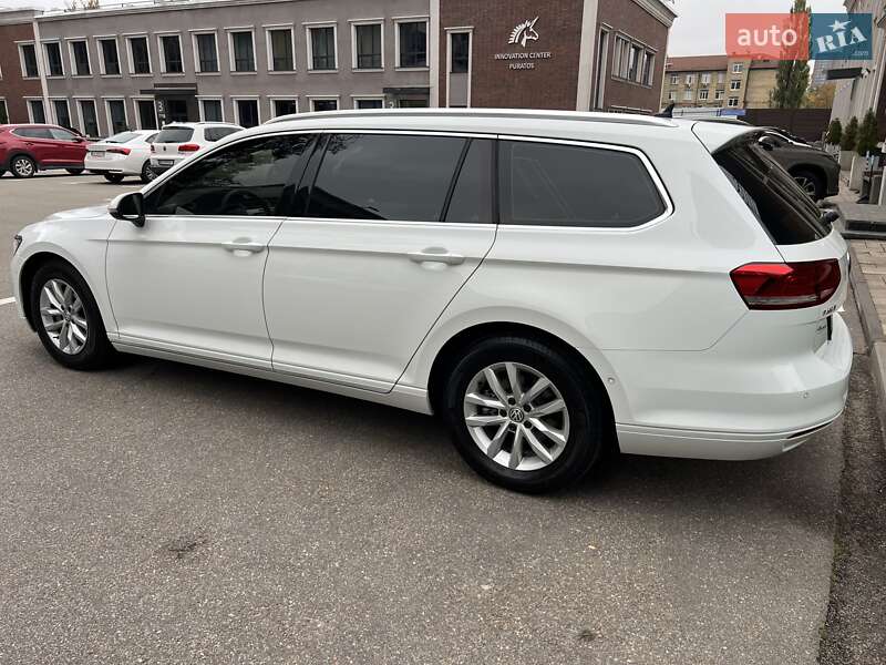 Універсал Volkswagen Passat 2015 в Києві