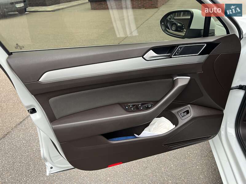 Універсал Volkswagen Passat 2015 в Києві