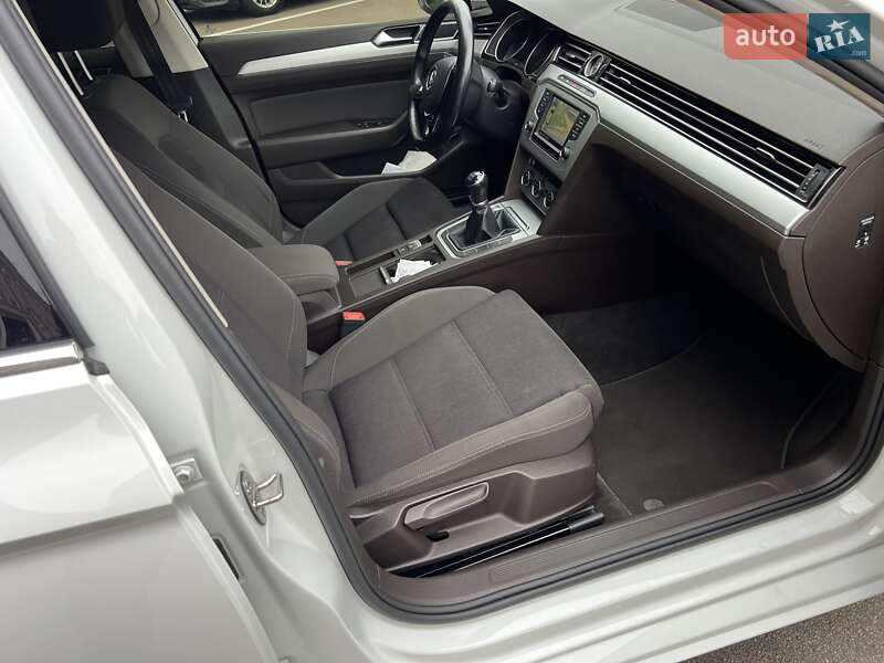 Універсал Volkswagen Passat 2015 в Києві