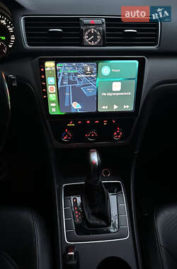 Седан Volkswagen Passat 2014 в 