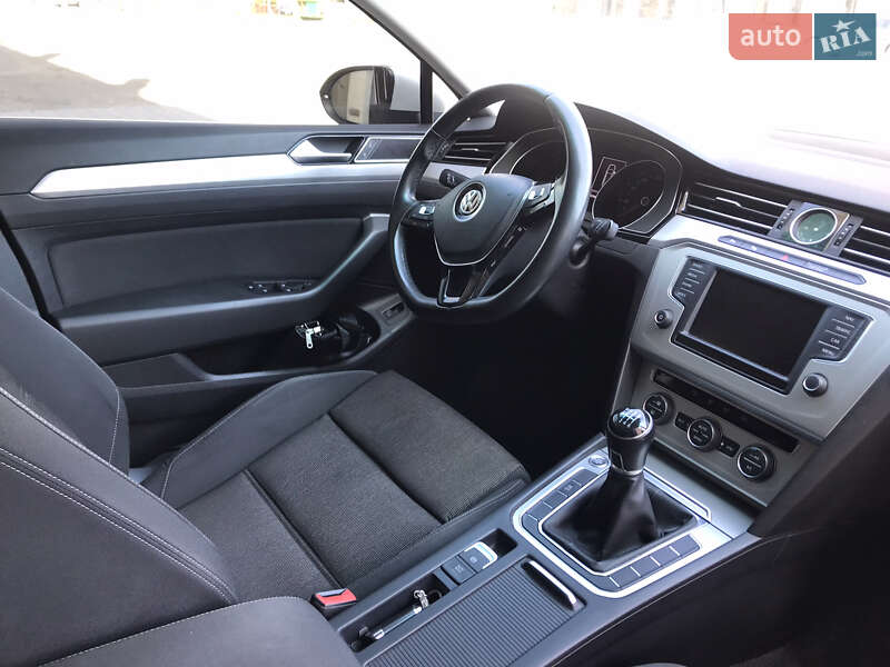 Универсал Volkswagen Passat 2017 в Тернополе фото 11 Универсал Volkswagen Passat 2017 в Тернополе