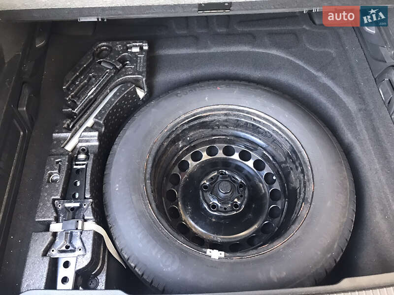 Универсал Volkswagen Passat 2017 в Тернополе фото 23 Универсал Volkswagen Passat 2017 в Тернополе