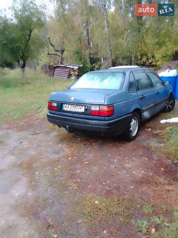 Седан Volkswagen Passat 1989 в Чернигове