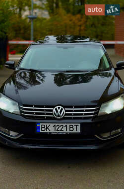 Седан Volkswagen Passat 2014 в Киеве