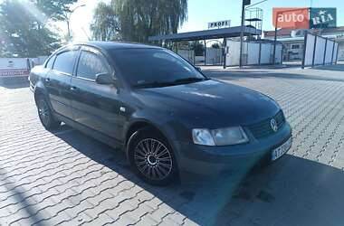 Седан Volkswagen Passat 2000 в Снятине Седан Volkswagen Passat 2000 в Снятине