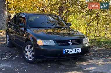 Седан Volkswagen Passat 1999 в 